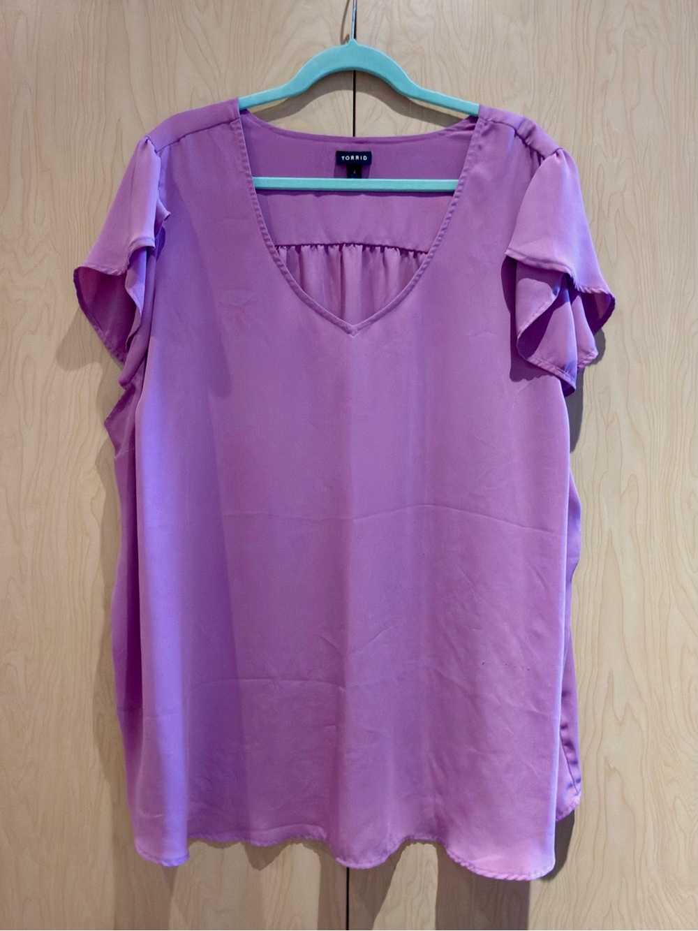 Torrid lavender blouse, petal sleeves, sz 4